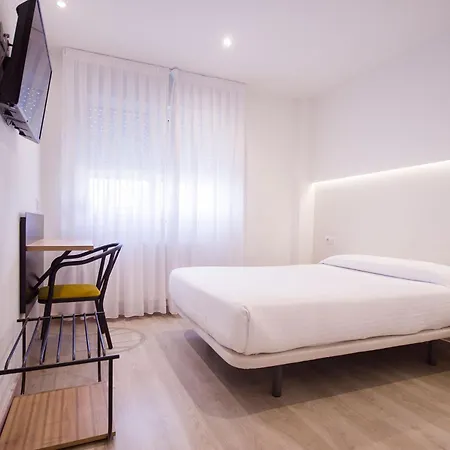 U-hotel Dario Hotell