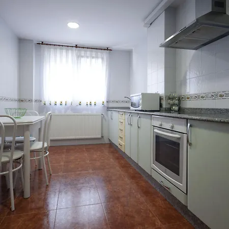 U-hotel Dario לוגו