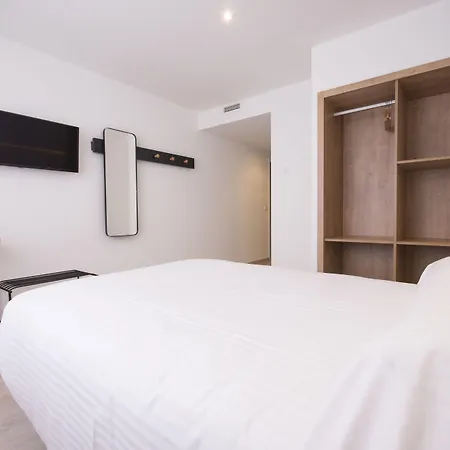 Szálloda U-hotel Dario