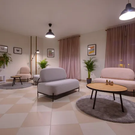 U-hotel Dario מלון