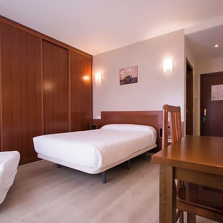 מלון U-hotel Dario 2*